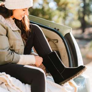 Elle Short Black BearPaw Europe - Main Image