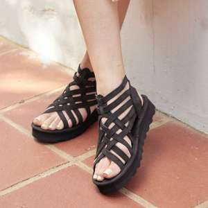 3082W_884_ProminenceBlackBlack_LS4.jpg